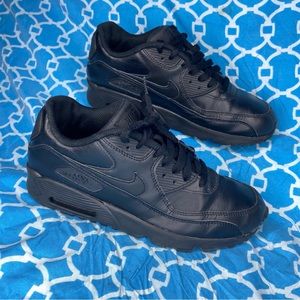 Nike men’s size 7 Air Max 90 LTR triple black low top athletic sneakers running